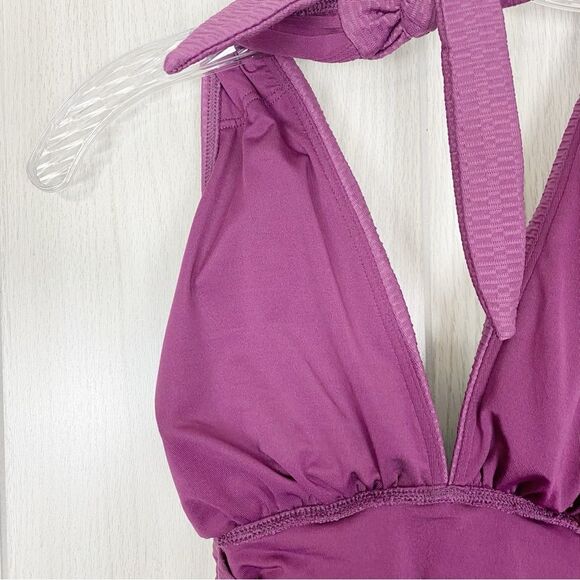 Kate Spade | Belted Plunging Halter One Piece Swimsuit Size Small - Picture 9 of 13